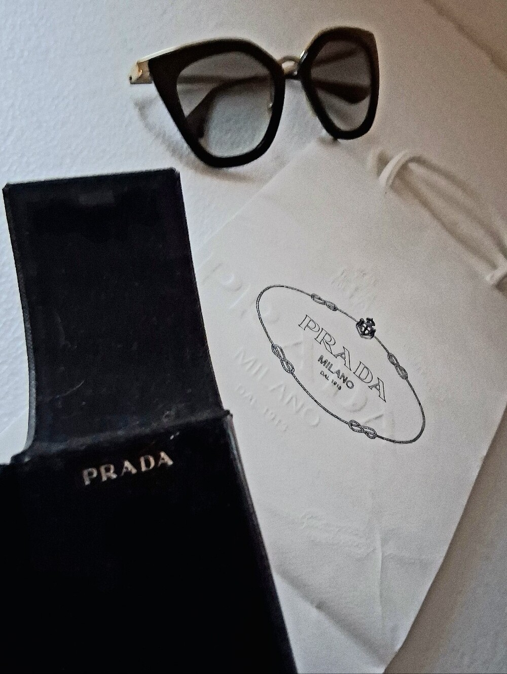 AUTHENTIC PRADA CAT EYE Style Sunglasses with case & gift bag - Picture 10 of 10
